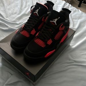 Jordan 4 red thunders